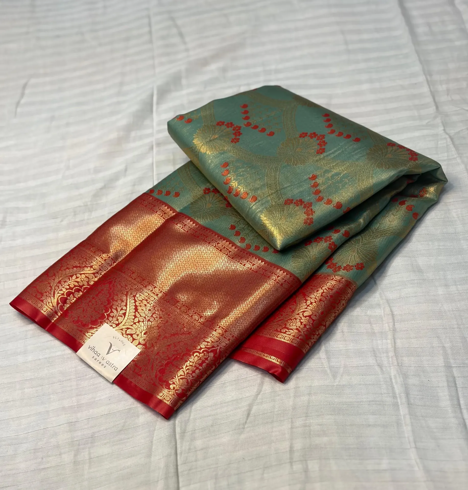 VVS105 Sea Green Body And Gold Motifs With Contrasting Red Border Kanchi Silk Saree