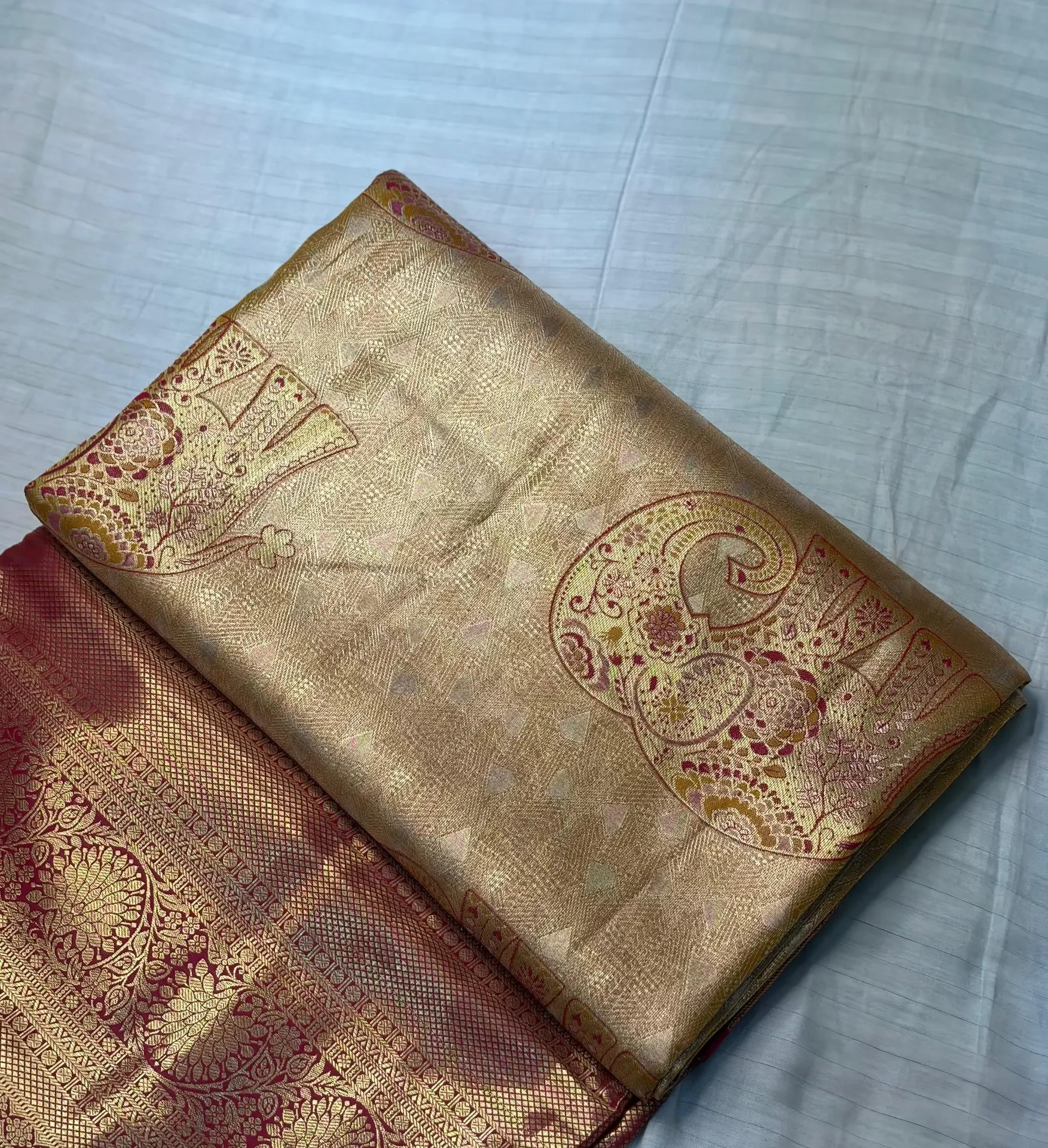 VVS108 Golden Saree With The Design Of Elephants With Golden/Maroon Border Kanchi Silk Saree