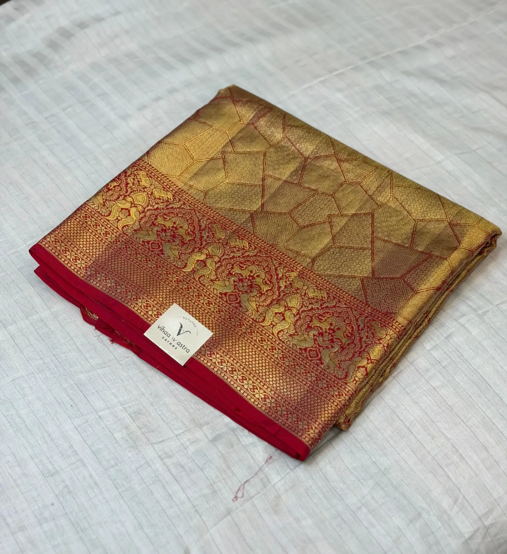 KP02 Striking Red And Gold Pure Kanjeevaram Handloom Saree