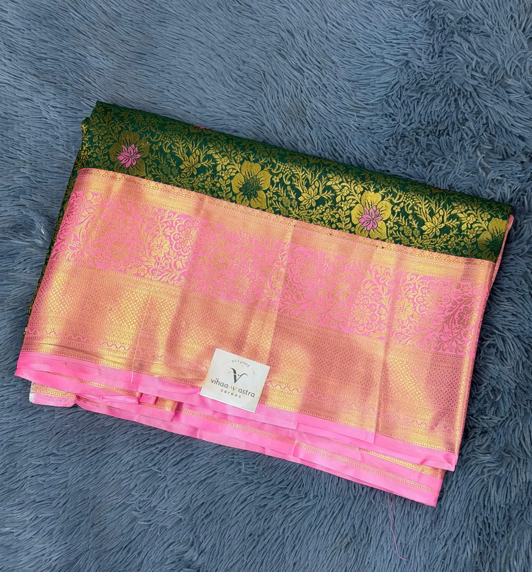 VV3499 Premium Kanchipattu Bottle Green With Pink Border Saree