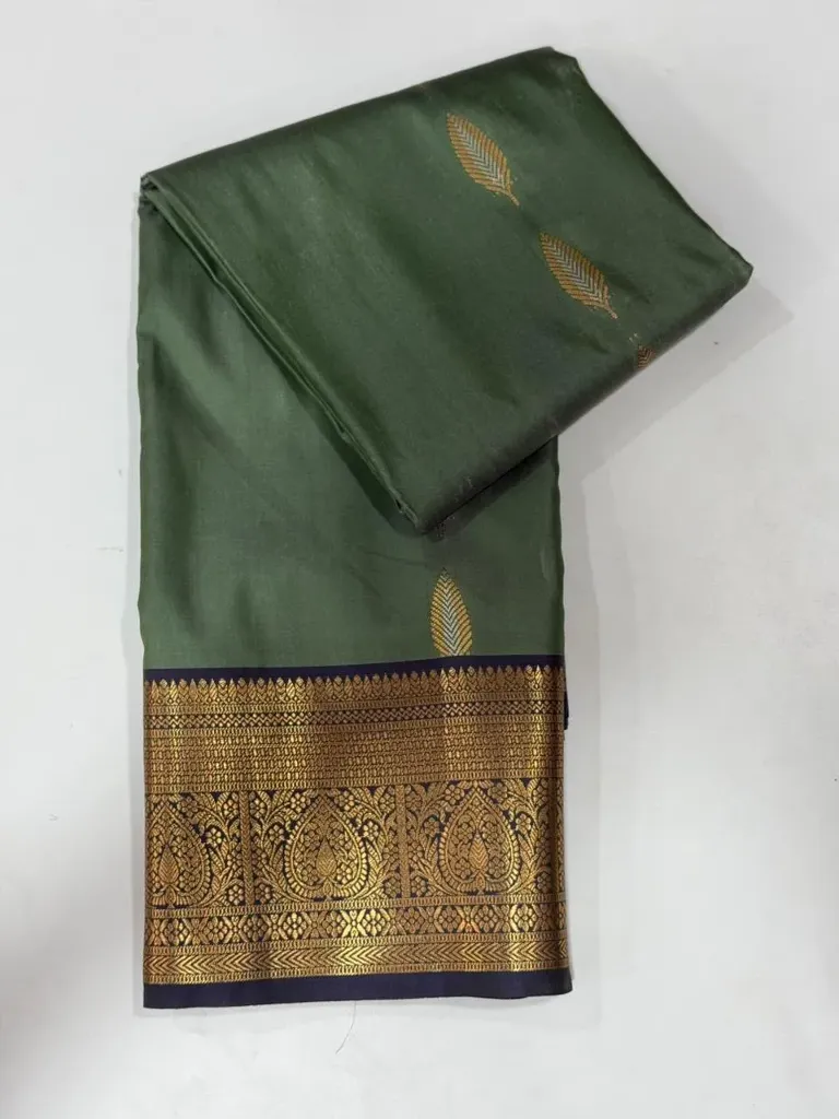 VV1250 Bottle Green Body With Gold Zari Border Kanchi Soft Silk Saree