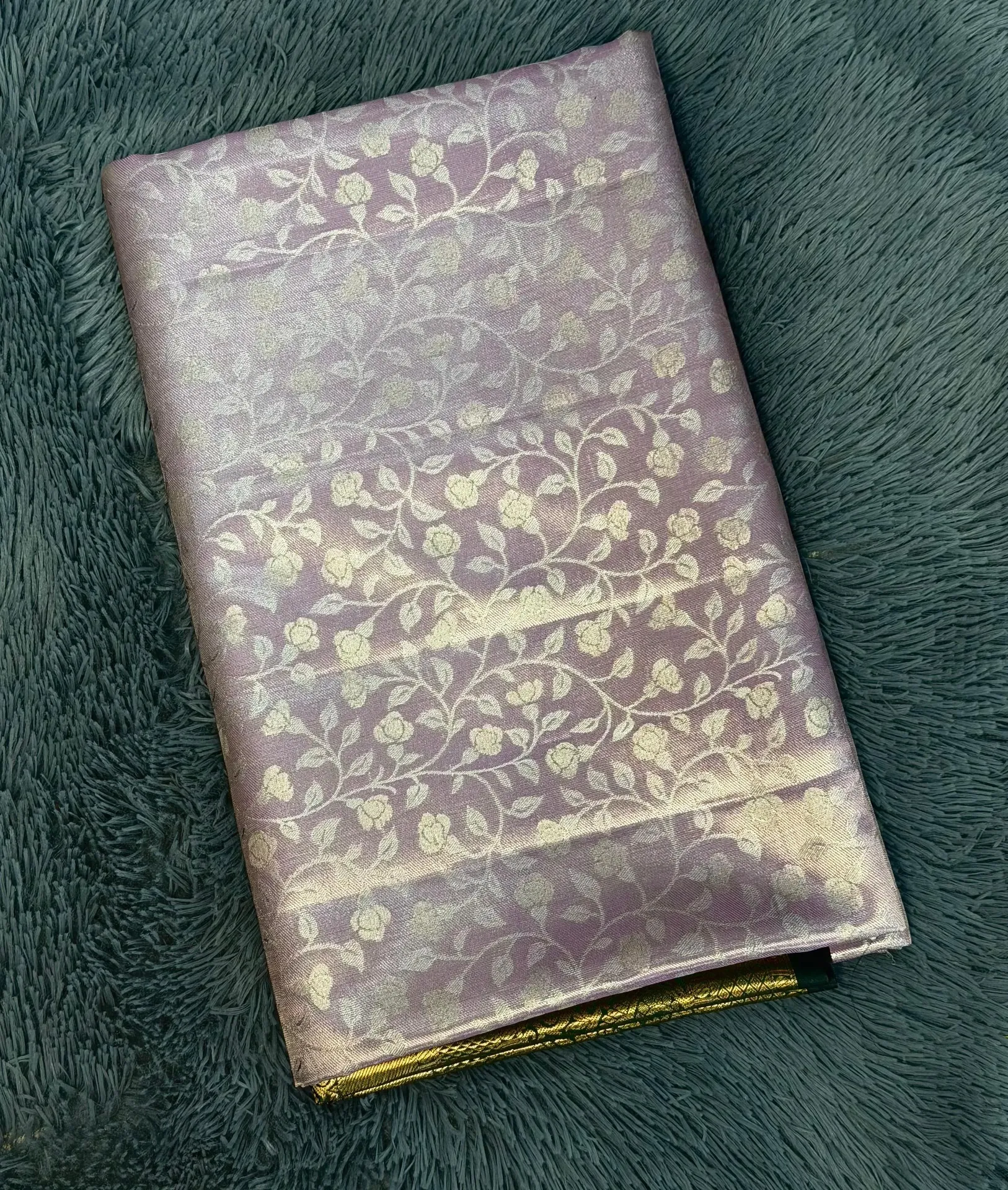 VV2399 Lavender With Green Border Kanchipattu Saree