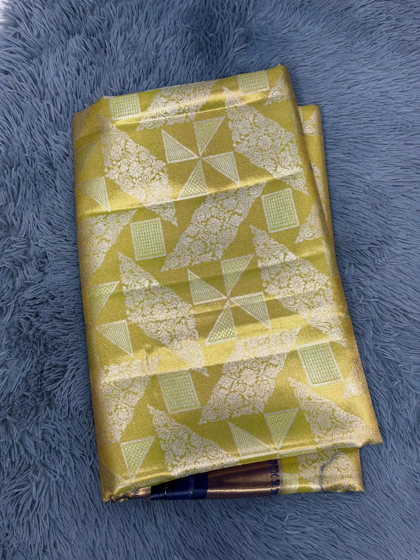 VV2399 Yellow Gold Body With Blue Border Kanchipattu Saree