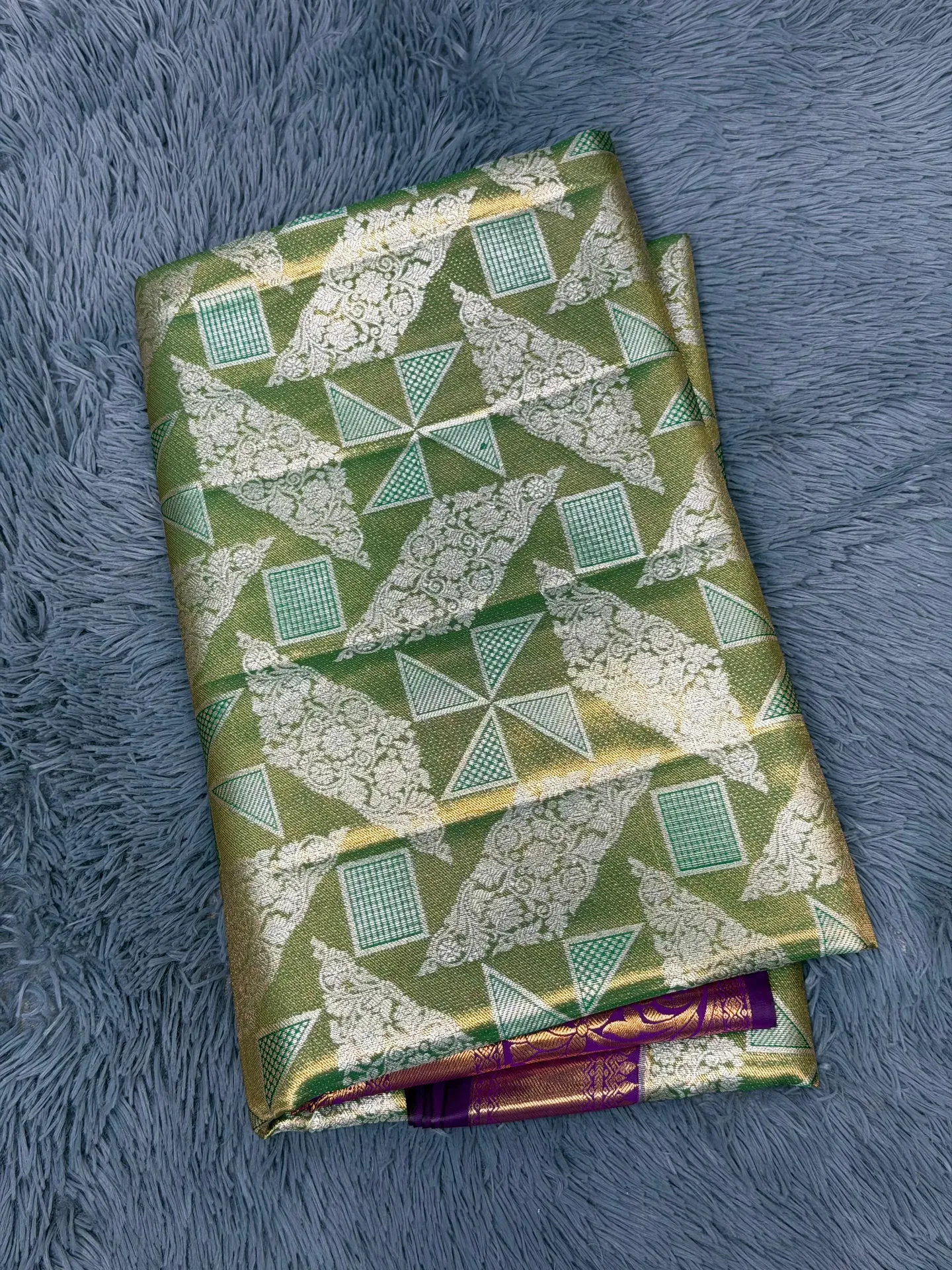 VV2399 Green With Purple Border Kanchipattu Saree