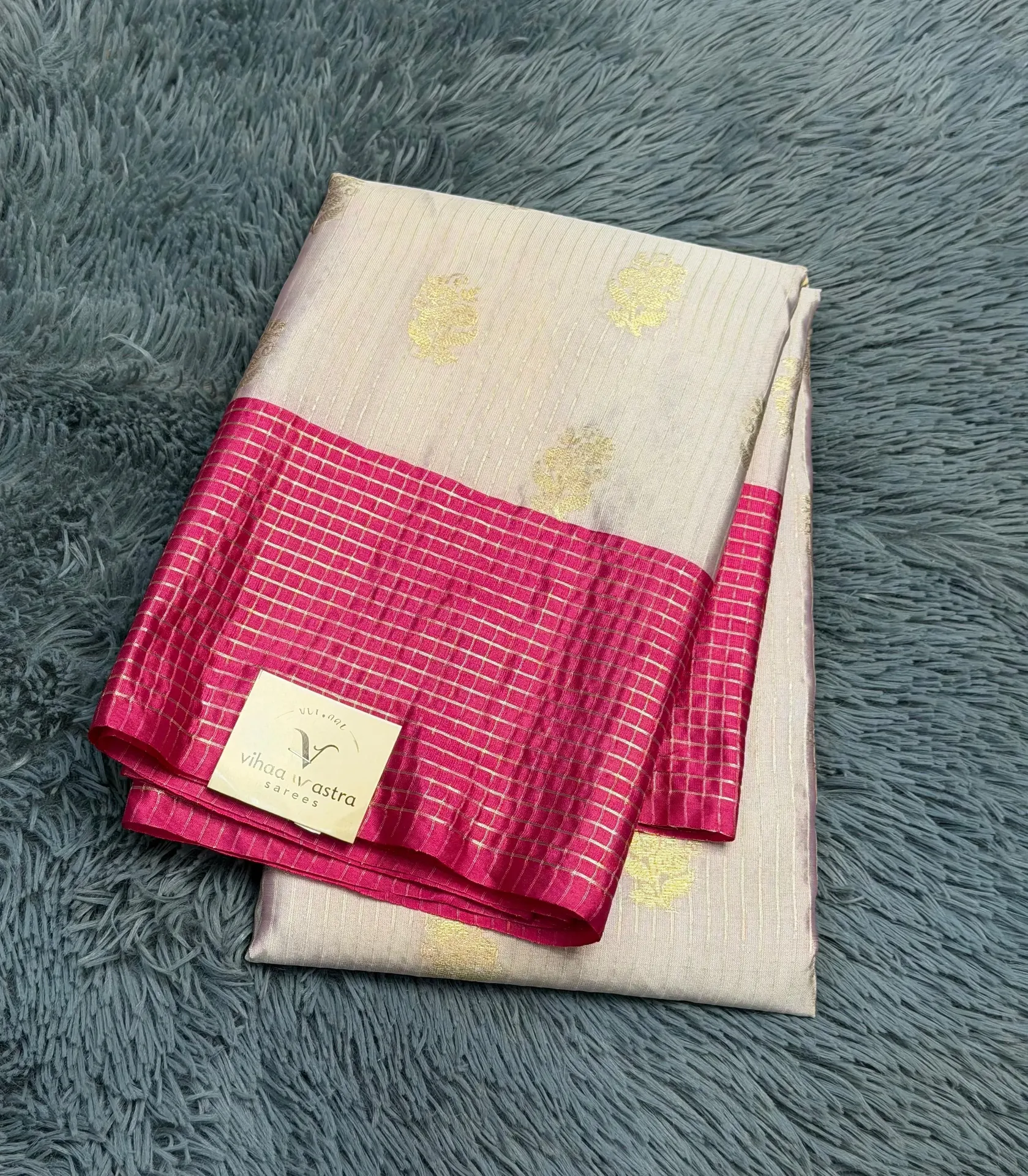 VV890 Baby Pink With Vibrant Pink Body Banaras Silk Saree