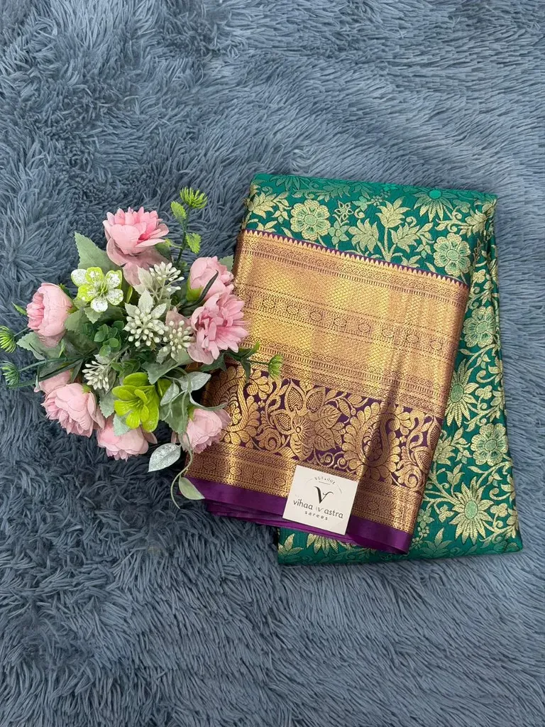 VV1500 Green Body With Magenta Border Semi Kanchipattu Saree