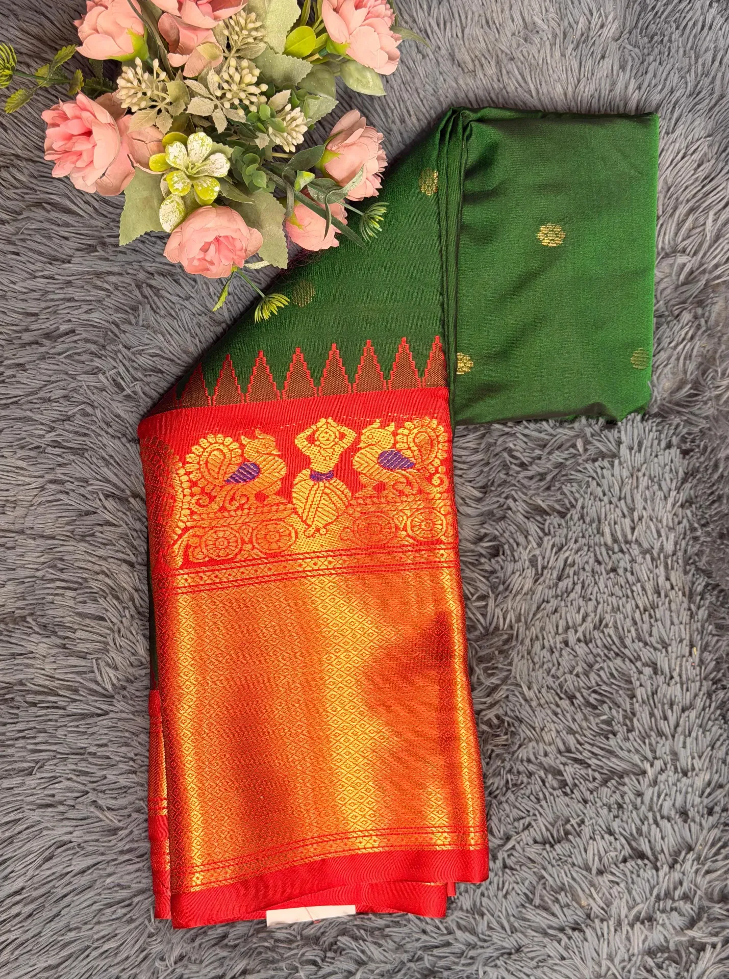 VV2499 Dark Green Body With Red Border Semi Gadwal Saree
