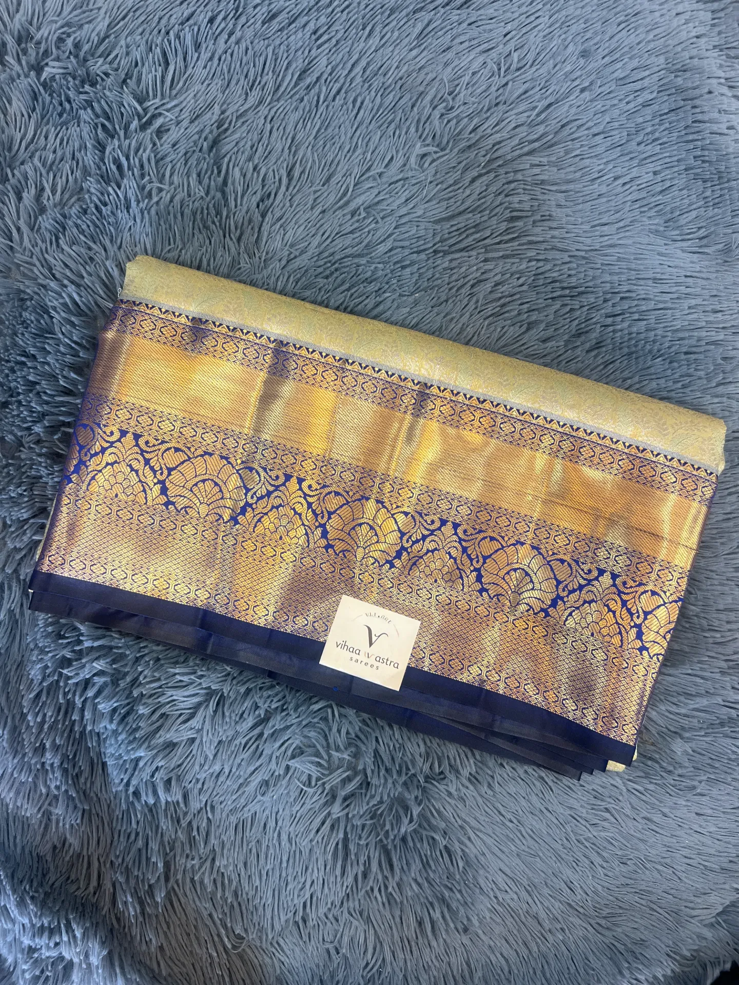 Kanchipattu Sarees VV2399