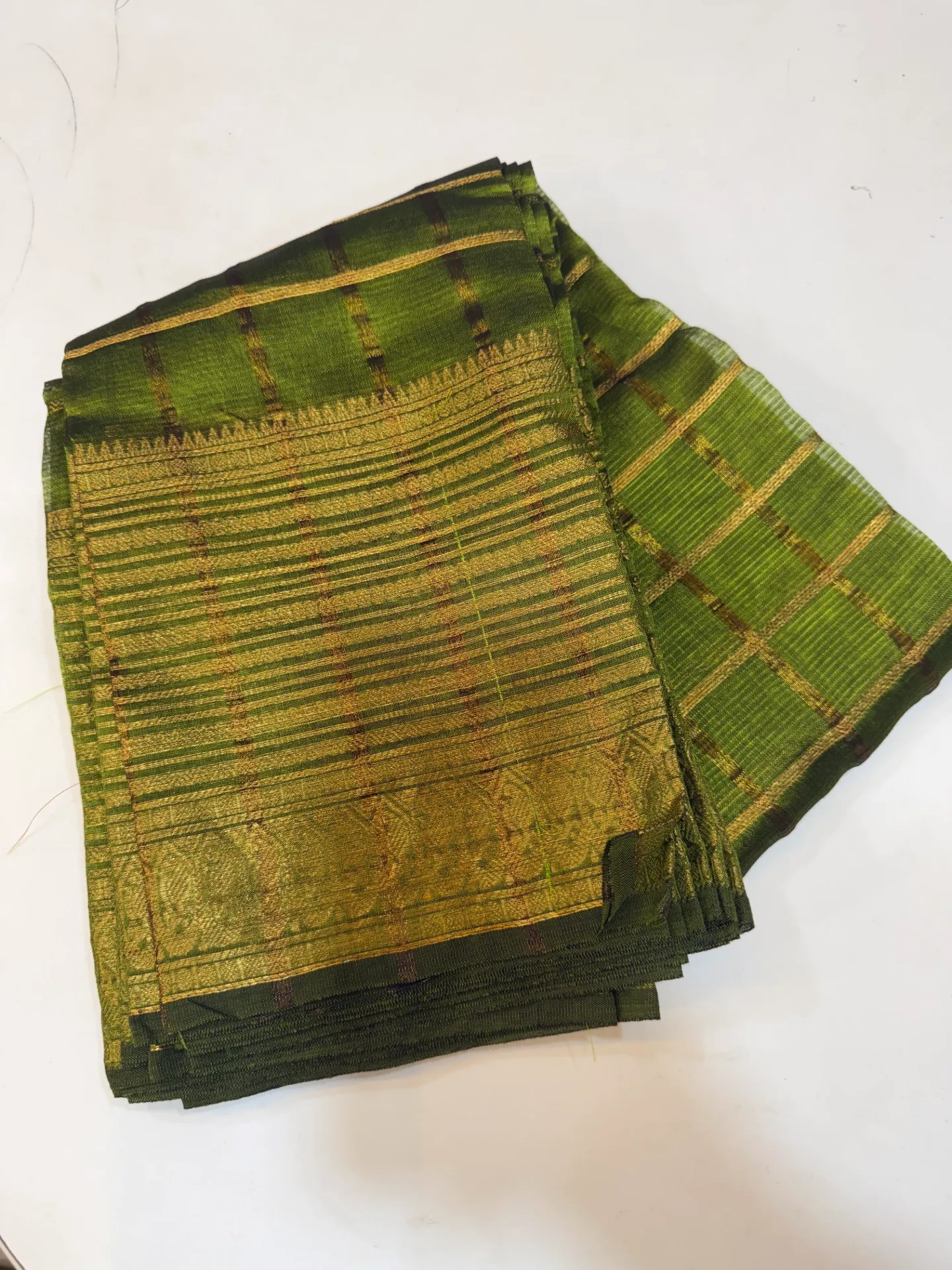 Mangalgiri Pattu VV1499